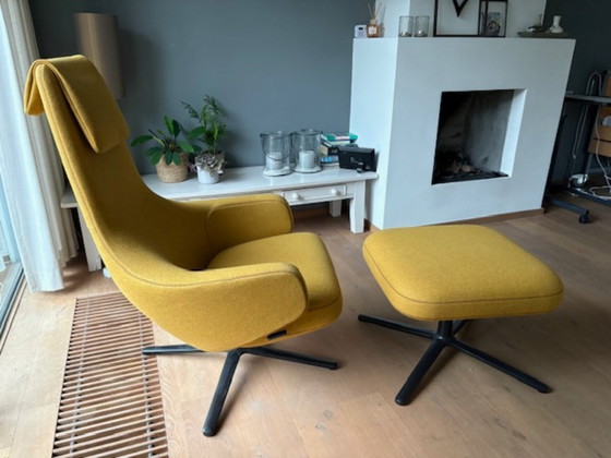 Image 1 of Sillón reclinable Vitra con otomana