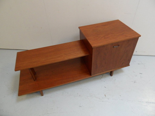 Bibliothèque-séparateur de pièce style années 50