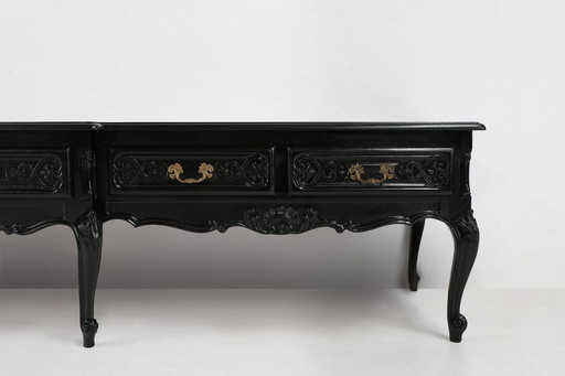 Buffet bas noir de style Louis XV du 20e siècle, France