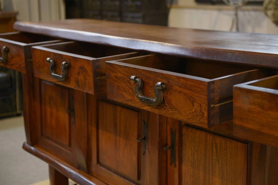 Credenza brutalista in olmo di Aranjou anni '50 – Armadi contenitori, Legno, Metallo (photo 10 of 12)
