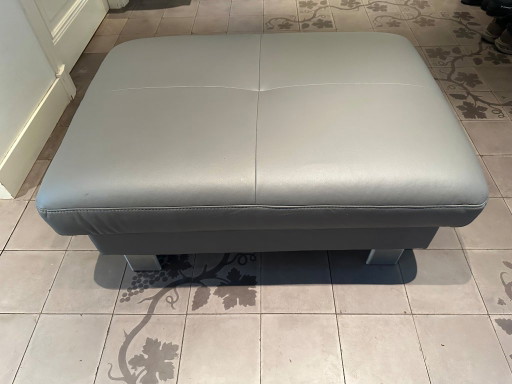 Pouf – hockers en poefs, Skai