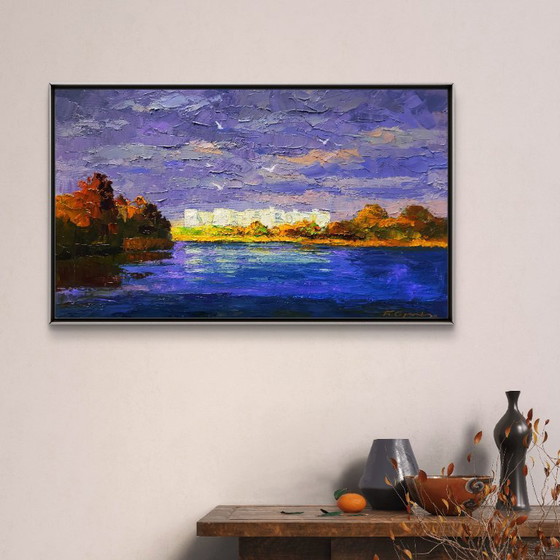 Image 1 of Origineel olieverfschilderij: Stadsgezicht in de herfst, nieuwe gebouwen aan de overkant van de rivier.