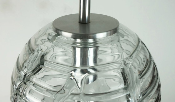 Image 1 of nr. 1 van 2 - elegante mid century hanglamp doria-leuchten helder en rookgrijs glas en metaal 60s 70s hanglamp