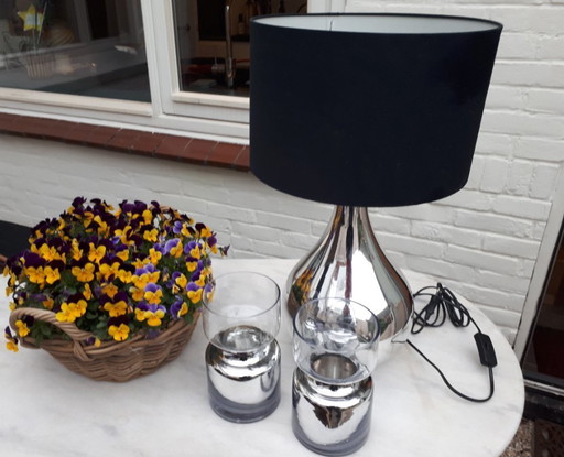 Il s'agit d'une lampe de table Romi Amsterdam des années 1970.