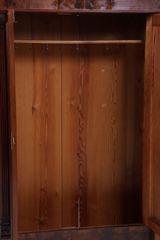 Image 1 of Bellissimo guardaroba in stile guglielmino | antico armadio a cassetti guardaroba retrò armadio portabiancheria in legno #05-98