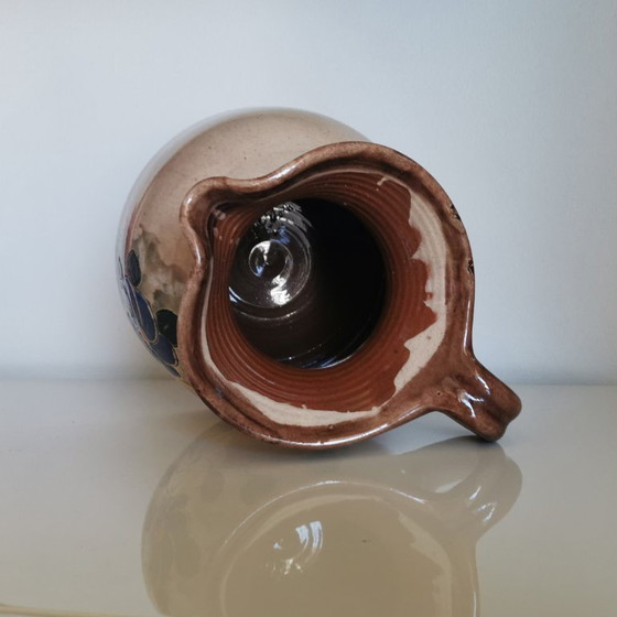 Image 1 of Cruche en argile faite main - signée