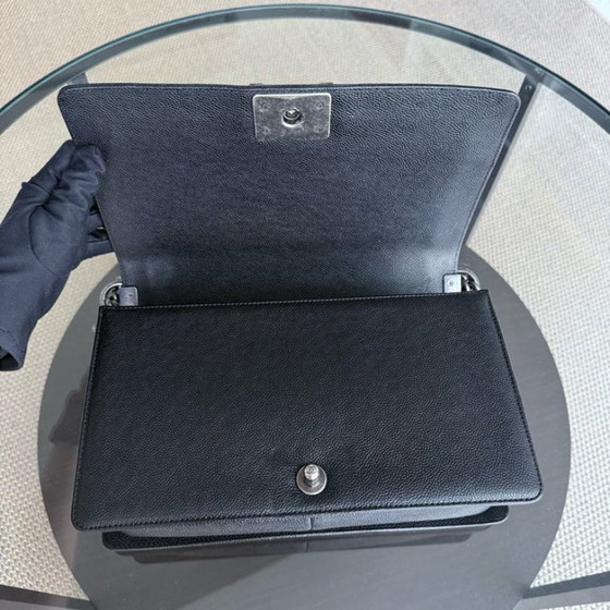 Image 1 of Chanel Boy Medium - Caviar 28CM Nuovo Medium Trapuntato Nero Rutenio Hardware Argento