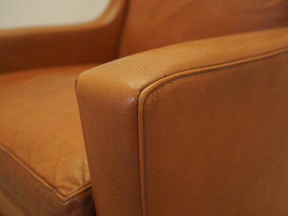 Image 1 of Oranje fauteuil, Deens design, jaren 70, gemaakt in Denemarken.