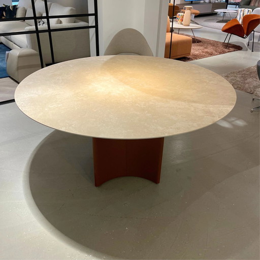Leolux Conka Ø150 dining table