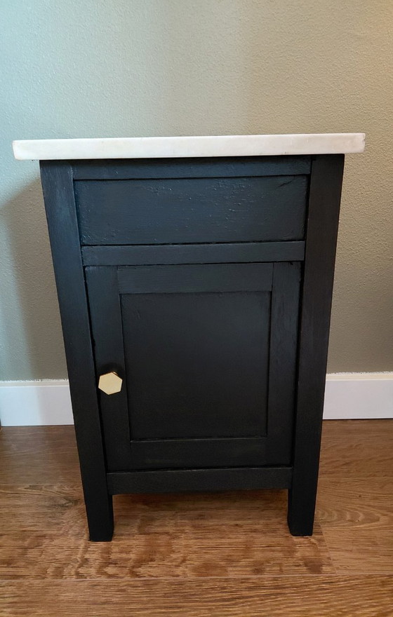 Image 1 of Comodino nero con piano in marmo