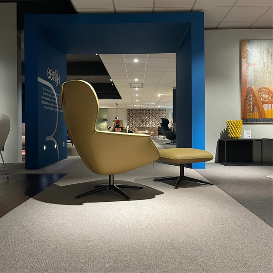 Image 1 of Pode Flare fauteuil met poef en hoofdkussen