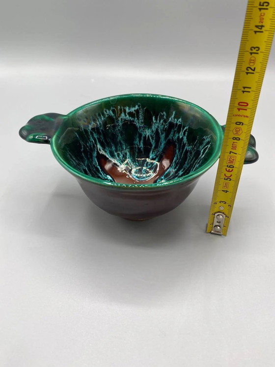 Ciotola con manico in ceramica artistica, smaltata, con decorazione a fiamma verde e marrone, Vallauris (photo 4 of 6)