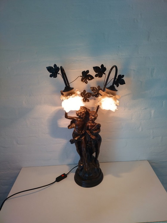 Image 1 of Lampada da tavolo Giovani amanti - Auguste Moreau