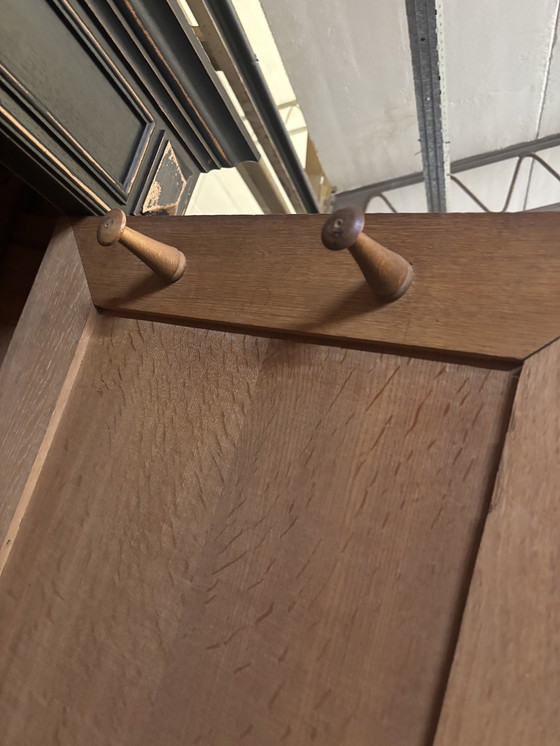 Image 1 of Brocante kledingkast