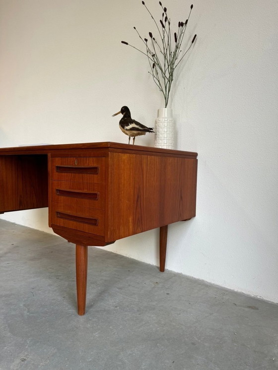 Image 1 of Vintage Deens bureau 2 zijdig teak