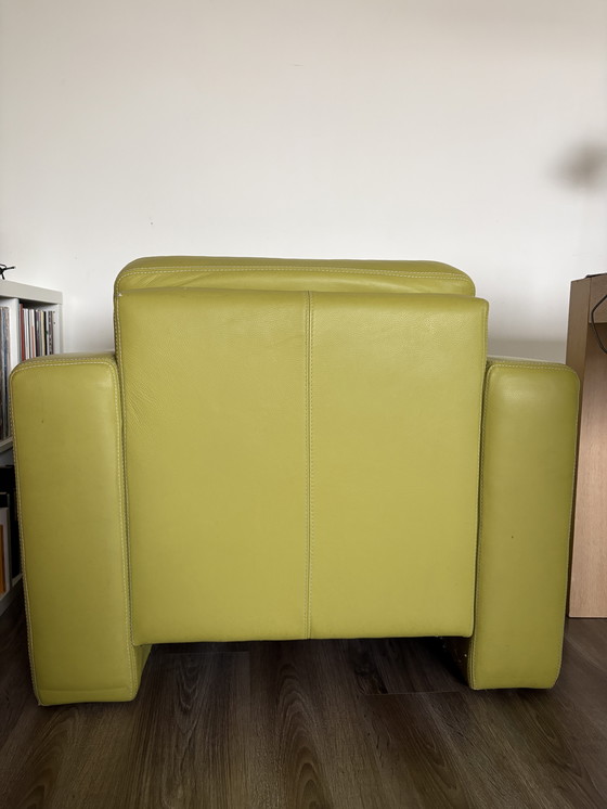 Image 1 of Fauteuil en cuir vert