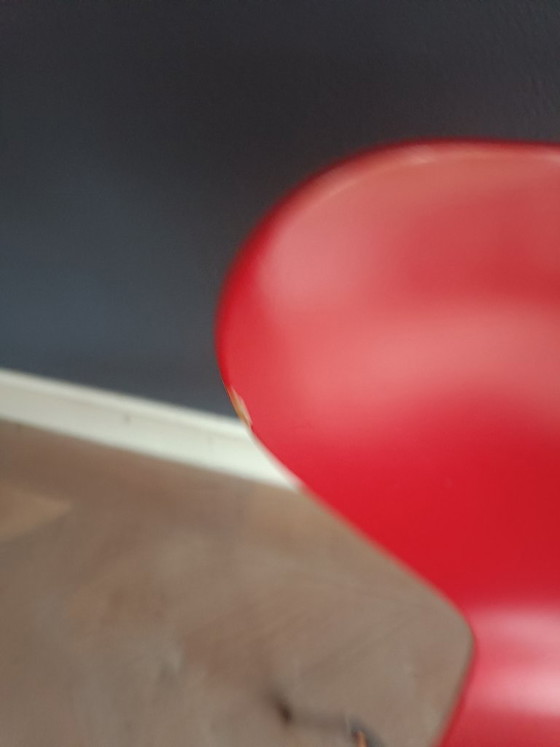 4 sedie Fritz Hansen Series 7 rosse (disponibile anche in coppia) – Sedie da pranzo, Cromo (photo 7 of 13)