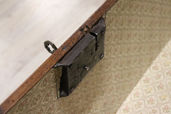 Image 1 of Cassapanca antica in noce massello, Italia XVIII secolo