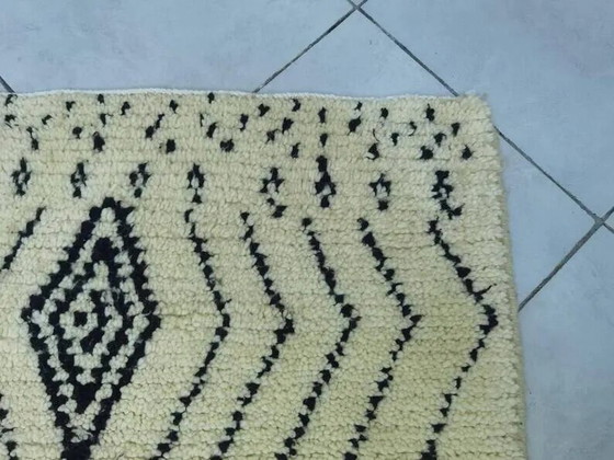 Alfombra marroquí artesanal decorada 250cm x 150cm – Wool, Modern (photo 9 of 11)
