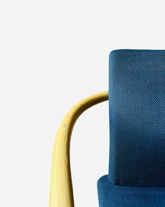Image 1 of 4x Mandarin stoel van Ettore Sottsass voor Knoll, 1986 - Blauwe stof, armleuningen in bamboelook