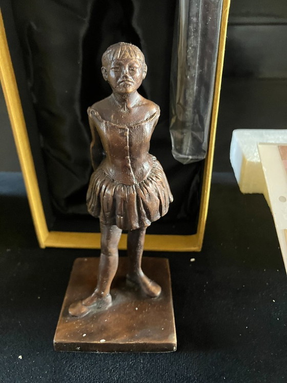 Image 1 of 18 figurillas de bronce, obras maestras de la escultura.