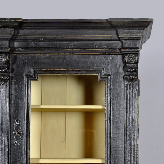 Image 1 of Groot zwart grenen dressoir, jaren 1900