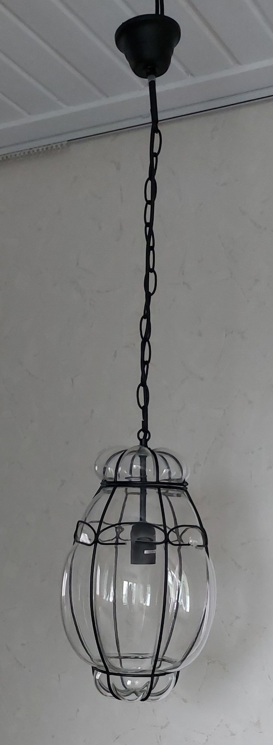 Image 1 of Lampada a sospensione veneziana, soffiata in gabbia di ferro, Murano,
