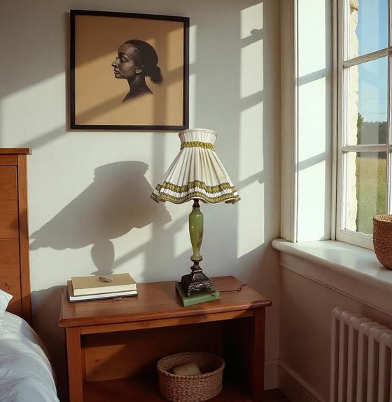 Image 1 of Vintage table lamp with onyx-look base and bronze details