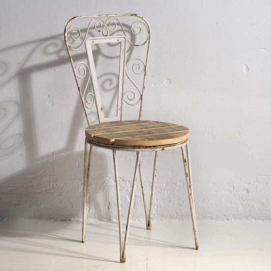 Antique outdoor chairs in white (c.1920). Set of 4 pieces – Garden chairs, Wood, Iron (photo 28 of 40)