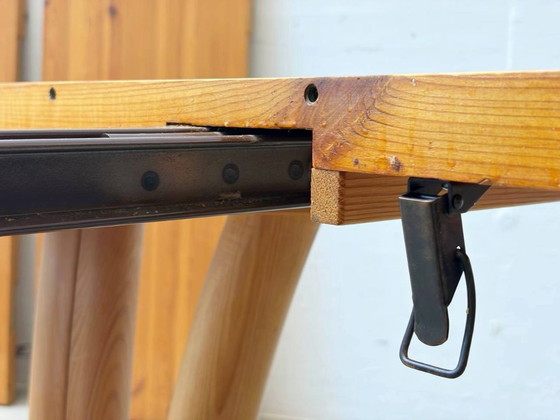 Image 1 of Mesa de comedor extensible fabricada en pino macizo por Dyrlund Denmark, década de 1980.