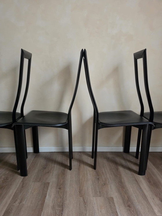 Sedie di design italiane Ycami, Sedie da pranzo, Pelle, Nero (foto 4 di 7)