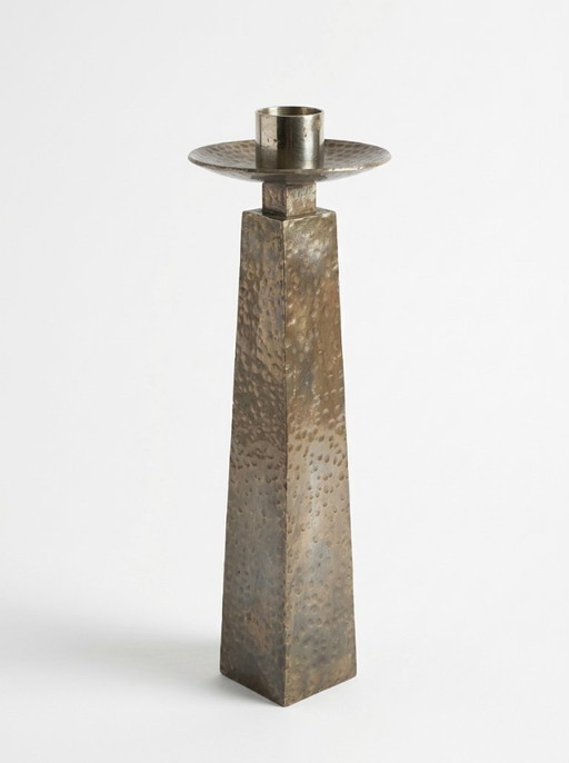 Brutalistischer Kerzenhalter