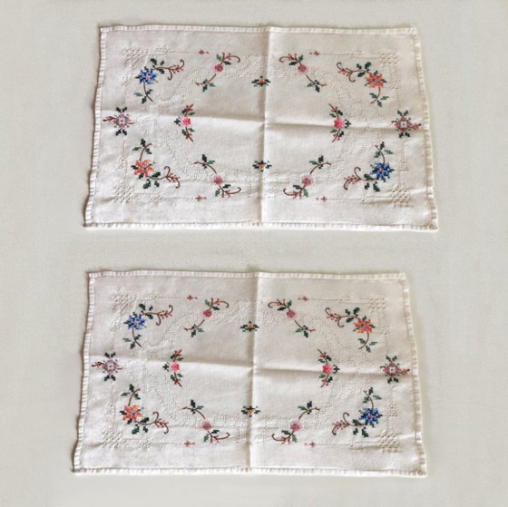 Image 1 of THREAD BREAKFAST TABLECLOTH - HAND EMBROIDERED