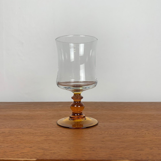 Image 1 of Ensemble de 6 verres à eau à pied ambré, France