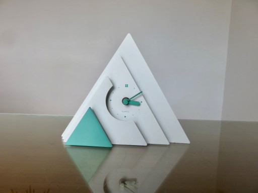 Table clock by Makiko Taniguchi, Memphis period, 1980