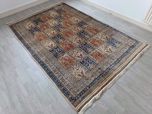 Groot handgeknoopt Pakistaans wollen vloerkleed 242x160 cm
