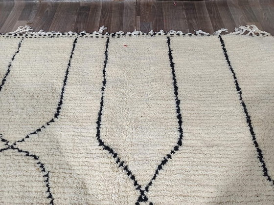 Image 1 of Alfombra Beni Ouraine tejida a mano de 2/3 m