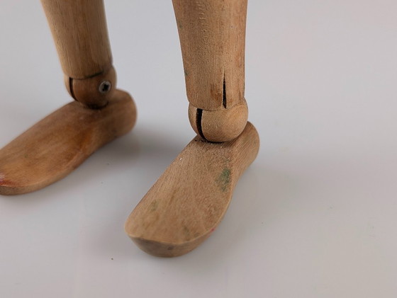 Image 1 of Figurine articulée en bois d'artiste, style milieu du XXe siècle