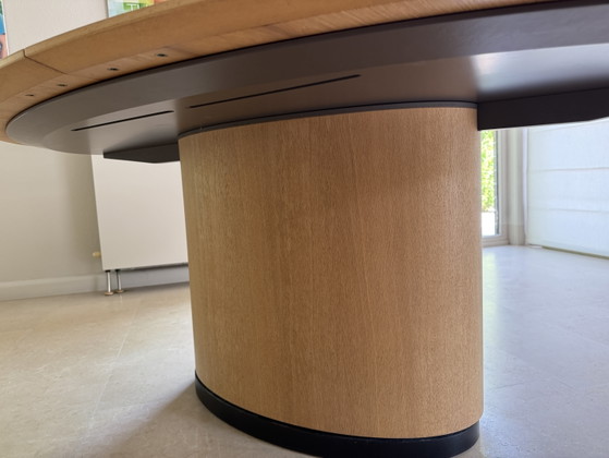 Image 1 of Arco “Spazio” extendable dining table