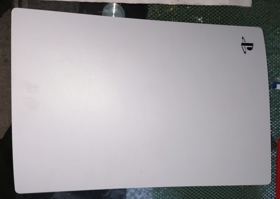 PlayStation 5 sans câbles ni manettes (console seule) – Sony, Objets déco, Plastic (photo 4 of 12)
