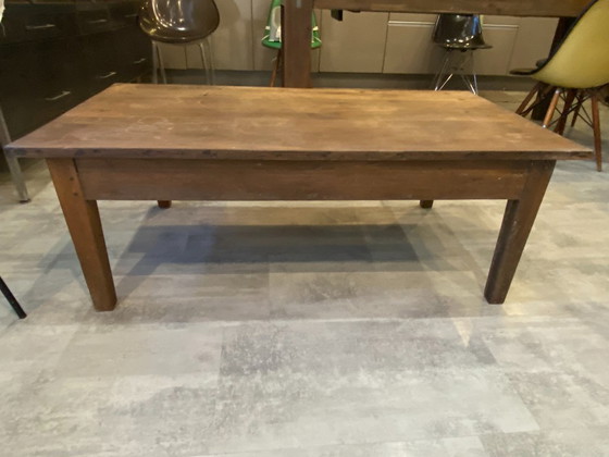 Image 1 of Tavolino rustico da caffè in rovere massello con 1 cassetto, circa 1930