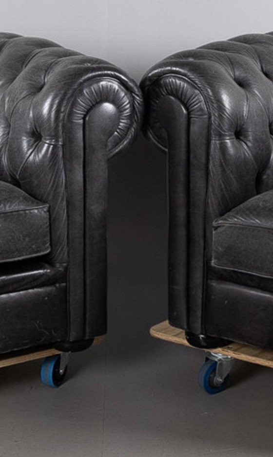 Image 1 of Vintage Chesterfield-Model Armchairs (Pair) — Leather — Second Half of the 20th Century — Classic Club-Lounge Icons