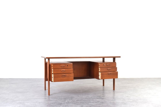 Image 1 of Scrivania direzionale danese di metà secolo in teak di Kai Kristiansen per FM Møbler, 1960.