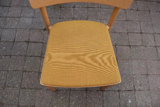 Image 1 of TAKT Kreuzstuhl – Eiche / Gelber Sitz (4/6)