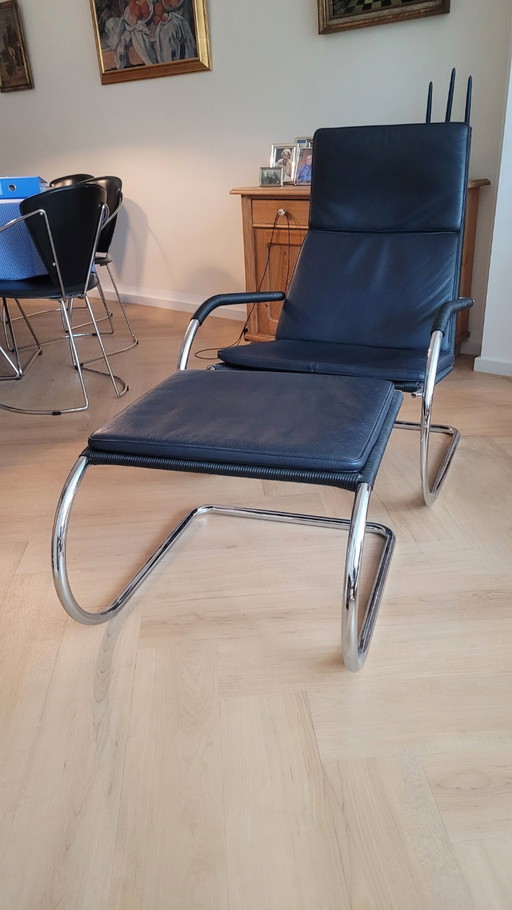 Fauteuil en porte-à-faux Tecta avec tabouret D35-1 et C35i
