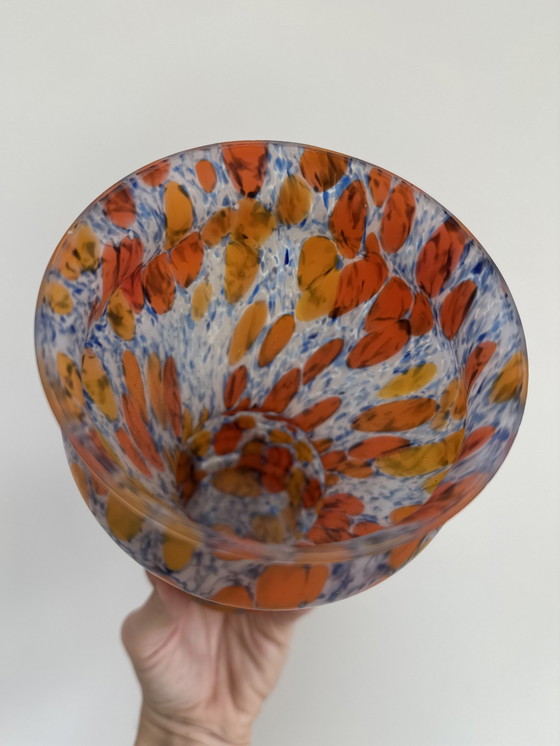 Image 1 of Wilhelm Kralik Söhne Art Deco vaas – Boheems mondgeblazen glas in oranje, geel en wit marmerpatroon (20 cm) | Bohemian Art Deco 