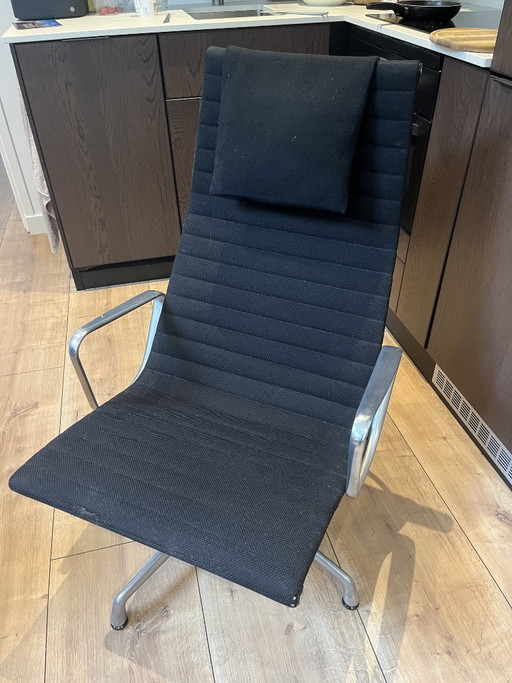 Fauteuil lounge Charles & Ray Eames EA 124 en aluminium - Toile Hopsack noire Herman Miller – stoelen fauteuils, Textile