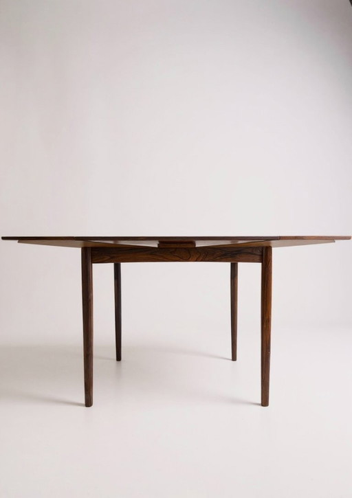 Uitschuifbare vierkante Scandinavische eettafel van Poul Hundevad uit de jaren 60/70.