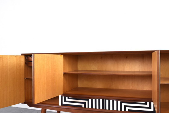 Image 1 of Handbemaltes Mid-Century Op-Art Sideboard von Sven Andersen Møbelfabrikk, 1960er Jahre.