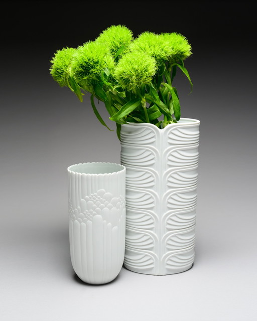 Paar weiße Biskuitporzellanvasen von Rosemonde Nairac für Rosenthal Deutschland – vazen, Porcelain